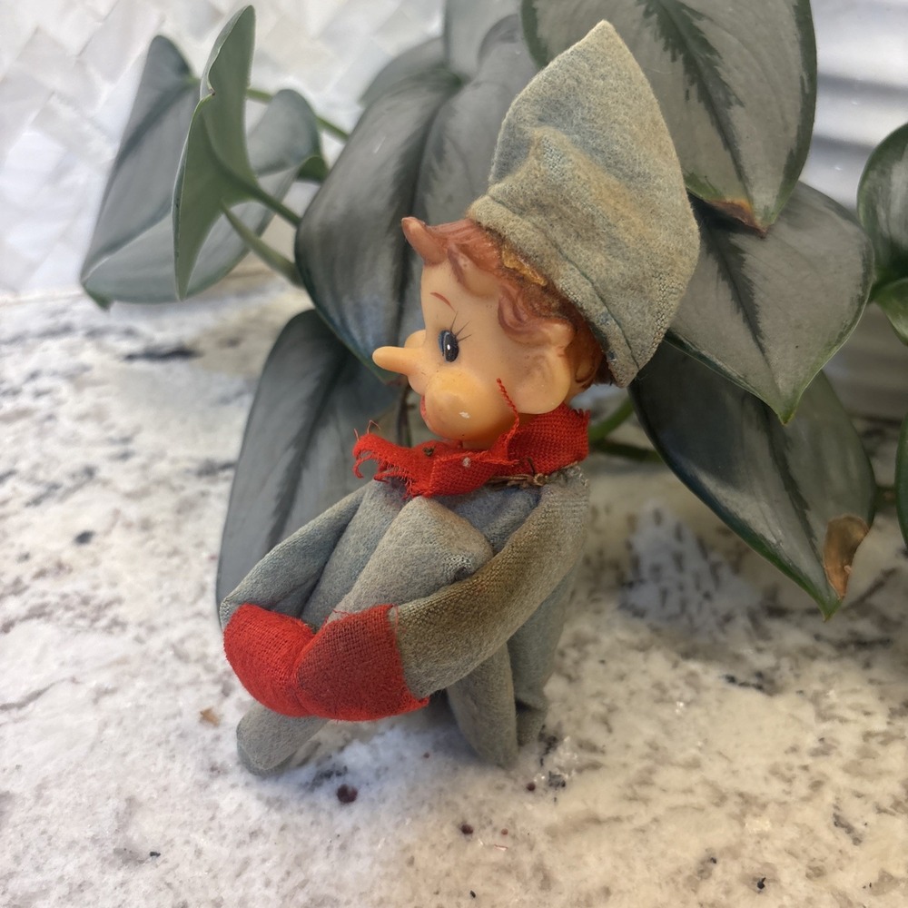 Vintage 2 Knee Huggers Elf Pixie Shelf Sitter Green Red Christmas Japan Damage - Picture 13 of 16